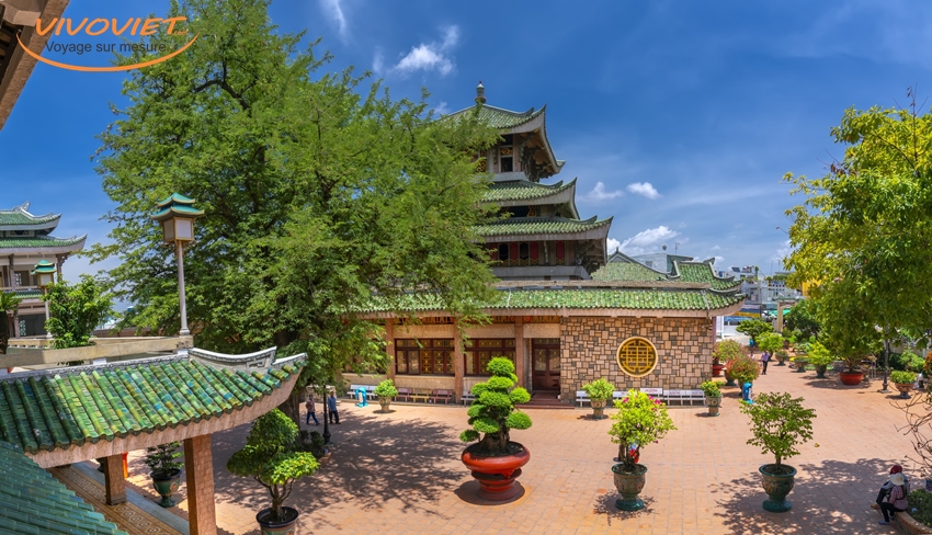 Tourists visit Ba Chua Xu Temple to pray for peace