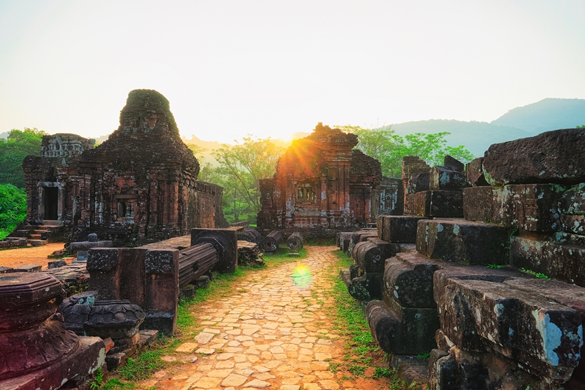 Sunrise at Ruins in Old hindu temples in My Son